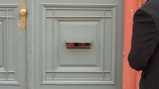 front-door-2273885_1280