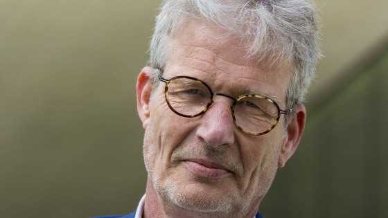 portretfoto-liggend-spijker-strafrechtadvocaten-stijn-franken