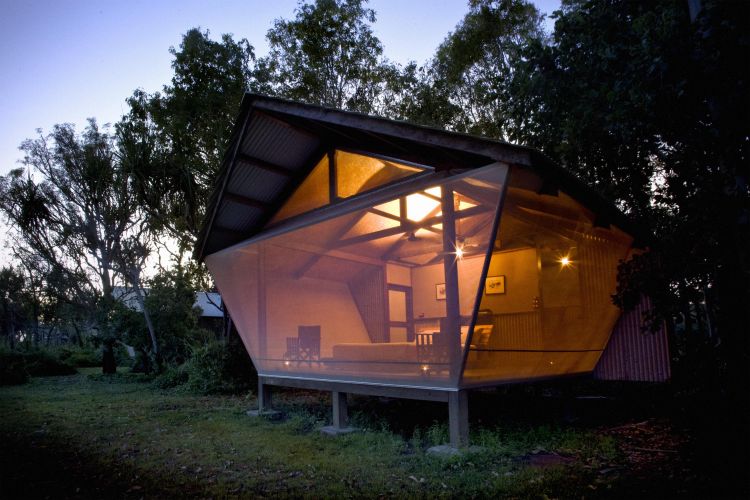 2950_Bamurru_Plains_Wild_Bush_Luxury_Safari_Bungalow_-_Ultimate_Wilderness_Experience_Package[1]